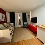 Little Canadian Lodge, Limone Apartment *