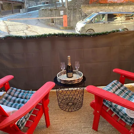 Little Canadian Lodge, Limone